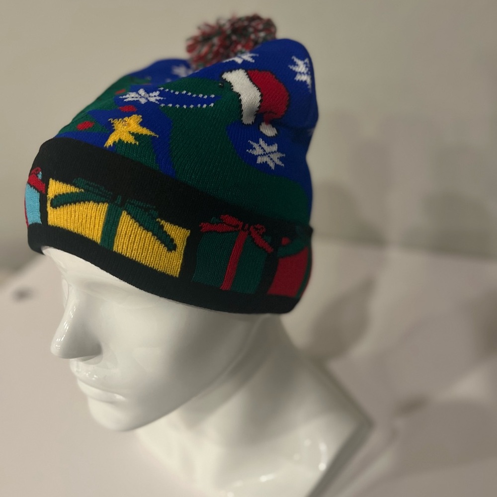 NWT LED Light Up Christmas Knit Beanie Hat with Pom Pom Dinosaur and Gifts Print